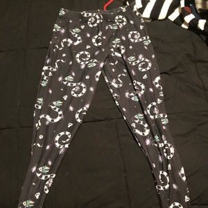 Hot Topic Beetlejuice leggings only worn once size medium